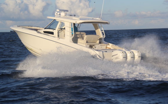Boston Whaler 350 Realm - navigation